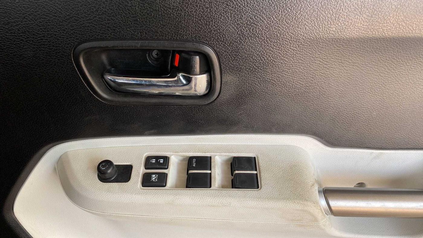 2017 Maruti IGNIS DELTA 1.2, Petrol, Manual, 85,098 km, Driver Side Door Panels Control