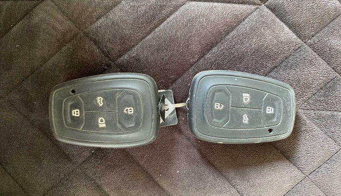 2021 Tata PUNCH ACCOMPLISHED MT, Petrol, Manual, 47,466 km, Key Close Up
