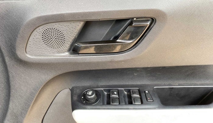 2021 Tata PUNCH ACCOMPLISHED MT, Petrol, Manual, 47,466 km, Driver Side Door Panels Control
