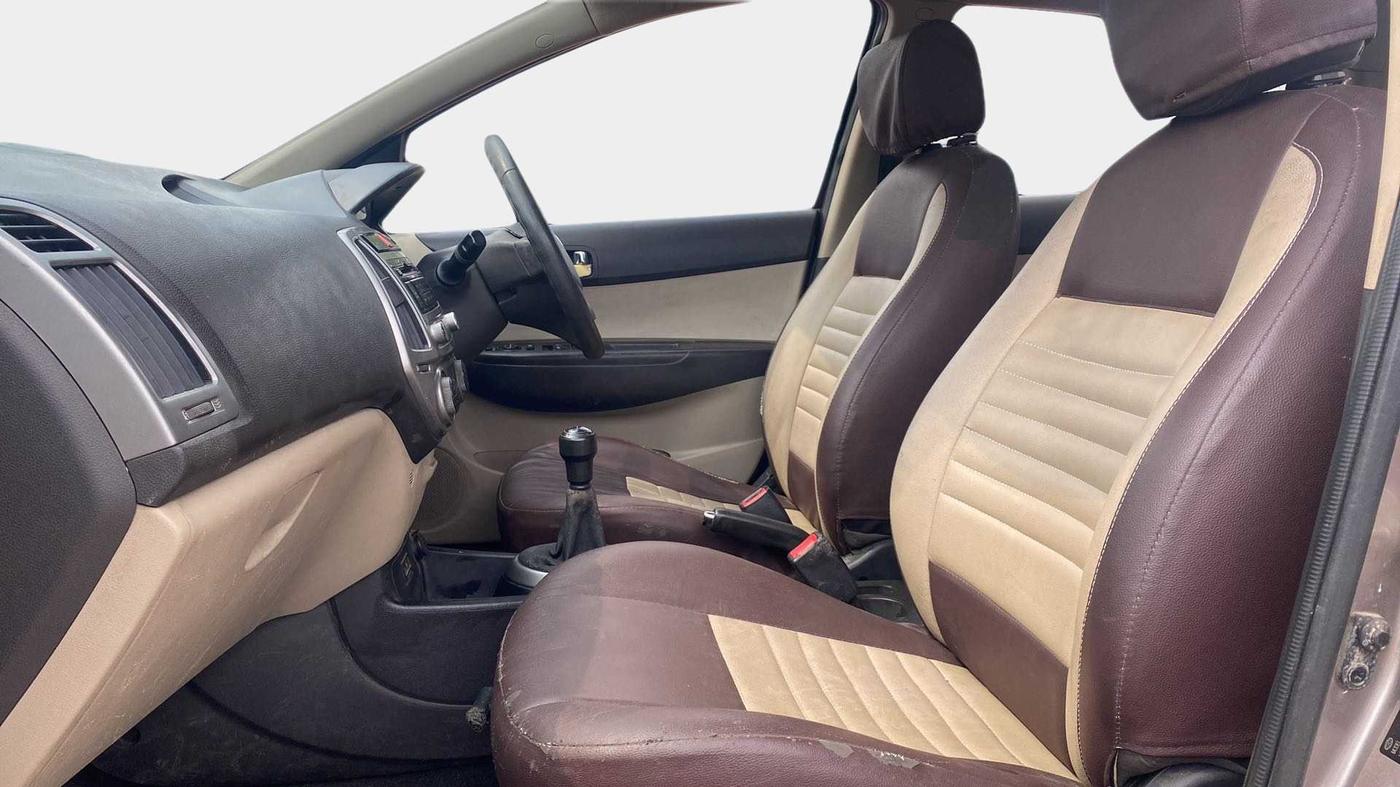 2012 Hyundai i20 MAGNA (O) 1.2, Petrol, Manual, 72,739 km, Right Side Front Door Cabin