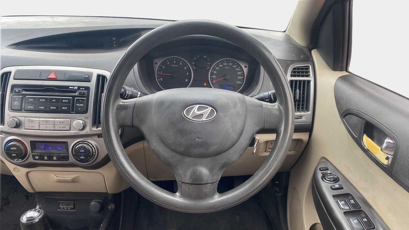 2012 Hyundai i20 MAGNA (O) 1.2, Petrol, Manual, 72,739 km, Steering Wheel Close Up