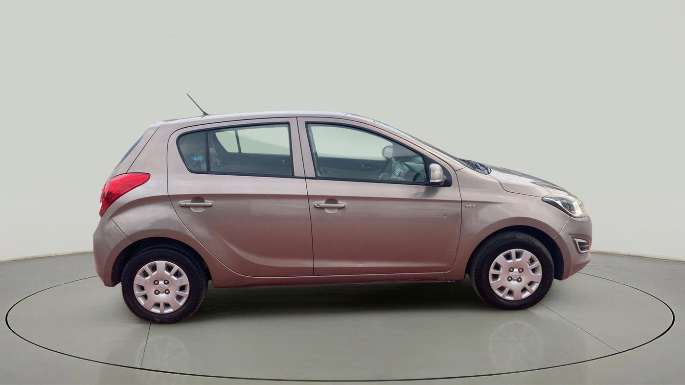2012 Hyundai i20 MAGNA (O) 1.2, Petrol, Manual, 72,739 km, Right Side View
