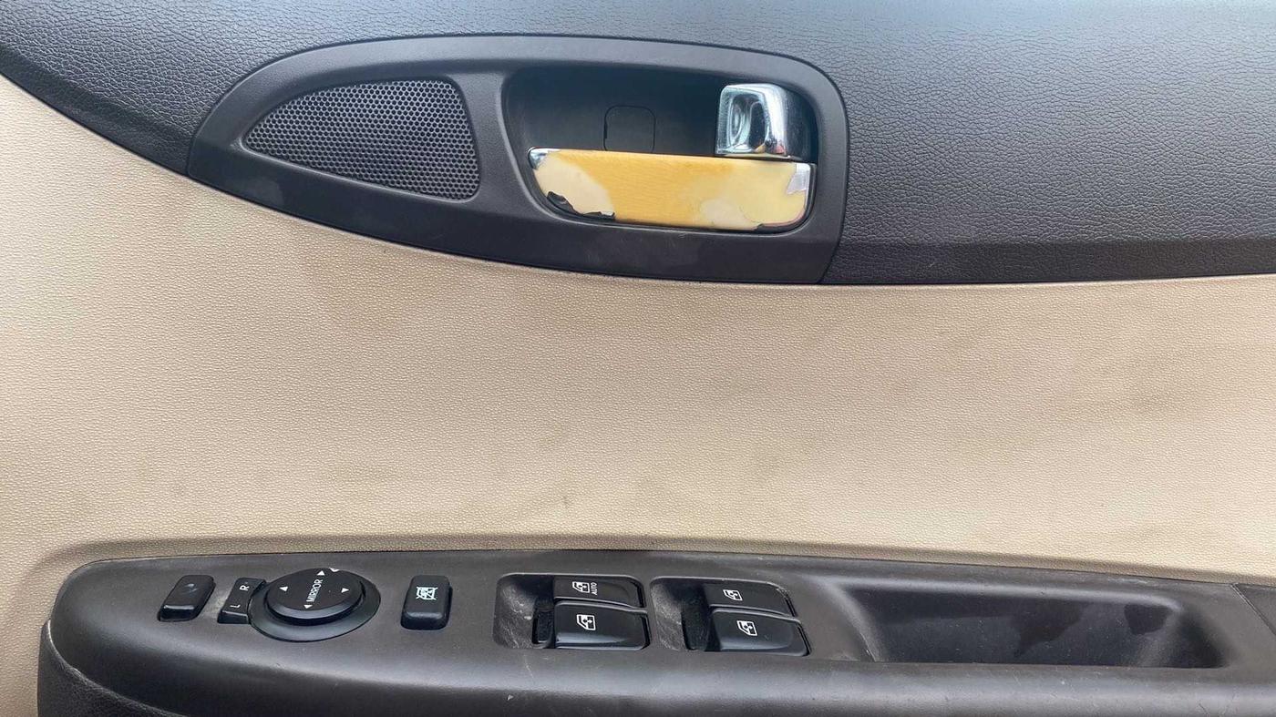 2012 Hyundai i20 MAGNA (O) 1.2, Petrol, Manual, 72,739 km, Driver Side Door Panels Control