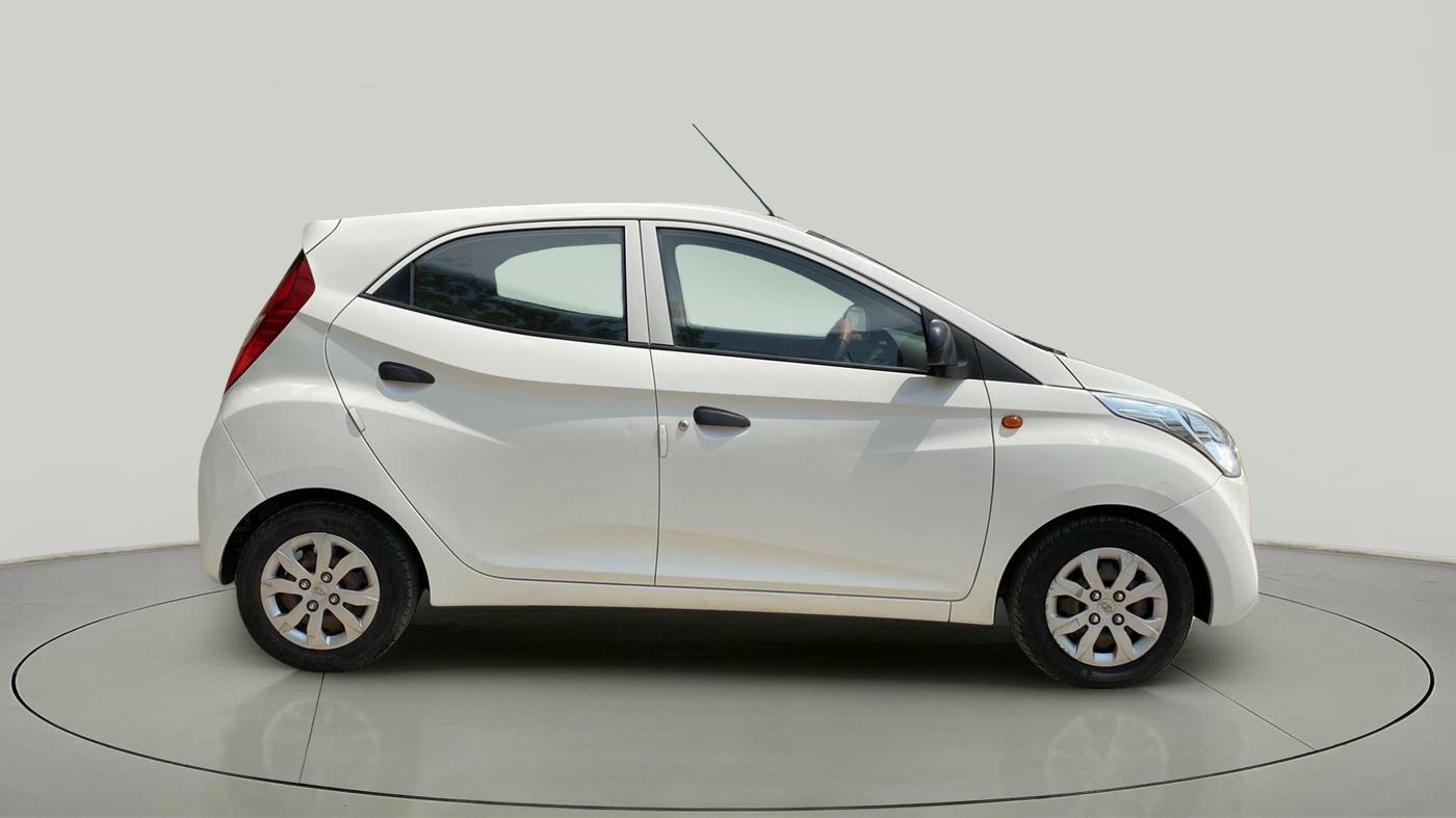 2014 Hyundai Eon MAGNA +, Petrol, Manual, 43,211 km, Right Side View