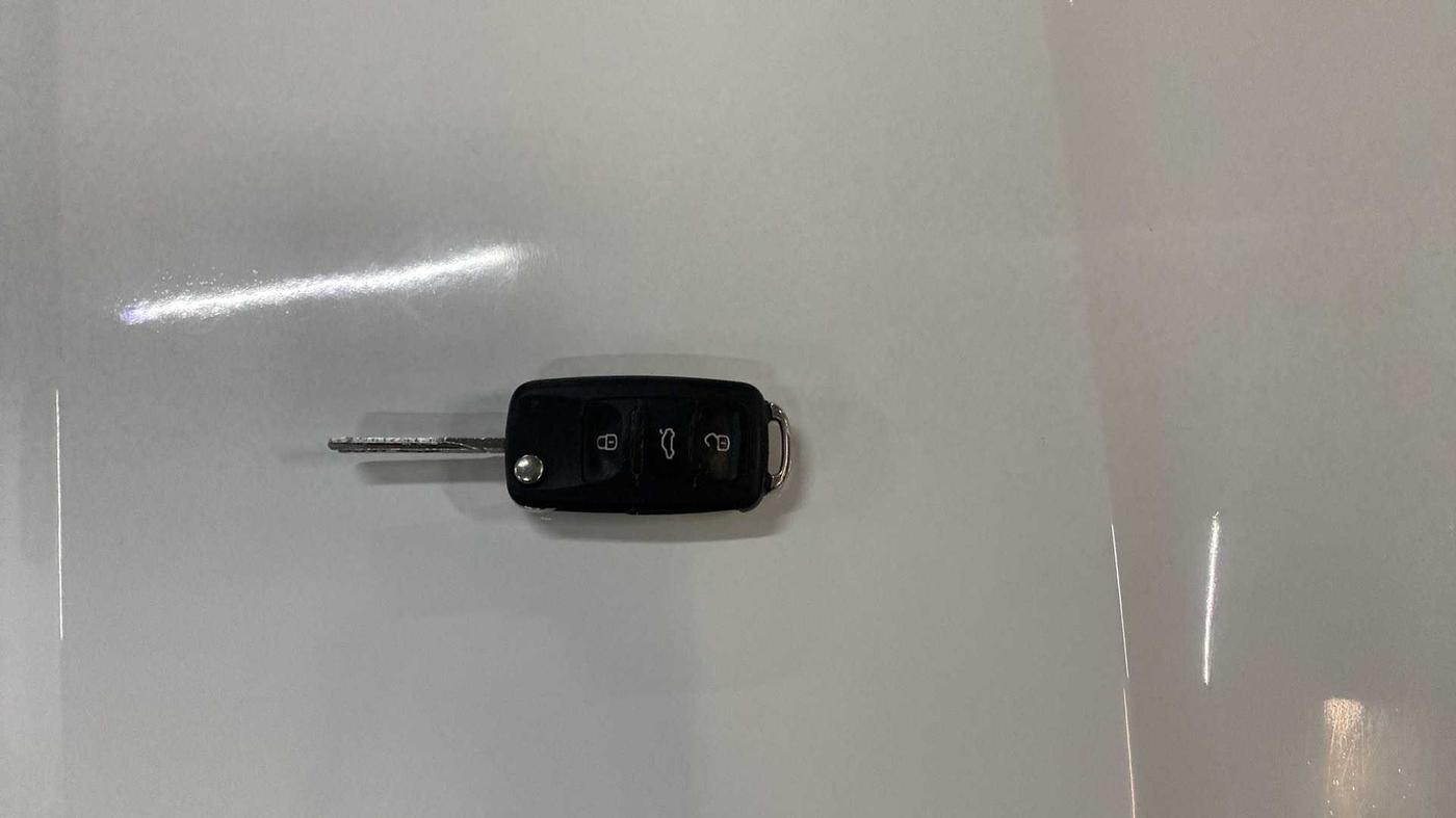 2019 Skoda Rapid AMBITION 1.6 MPI MT, Petrol, Manual, 45,382 km, Key Close Up