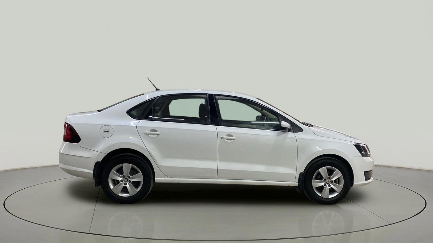 2019 Skoda Rapid AMBITION 1.6 MPI MT, Petrol, Manual, 45,382 km, Right Side View