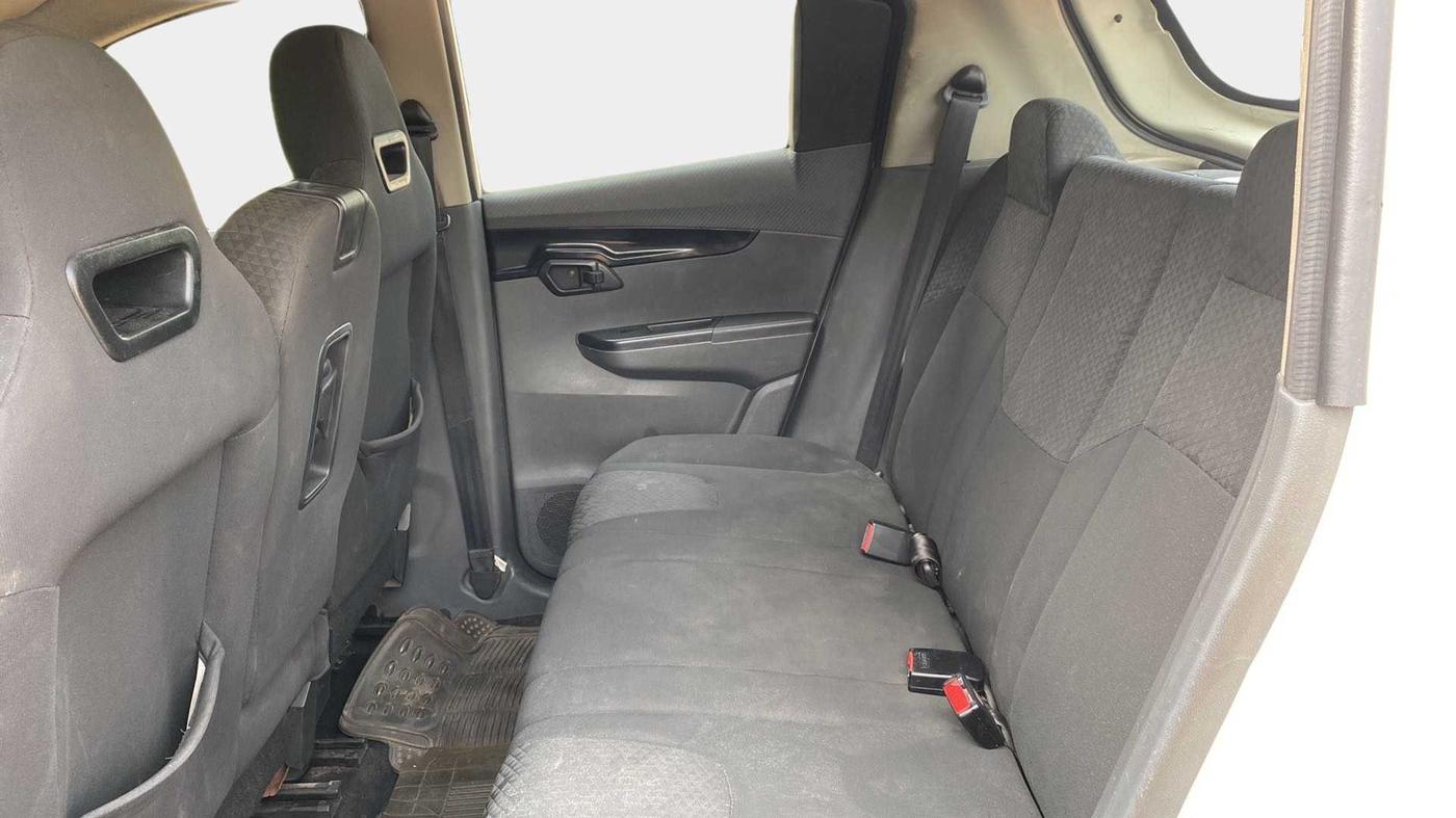 2017 Mahindra KUV 100 NXT K4+ P 6 STR, Petrol, Manual, 48,005 km, Right Side Rear Door Cabin