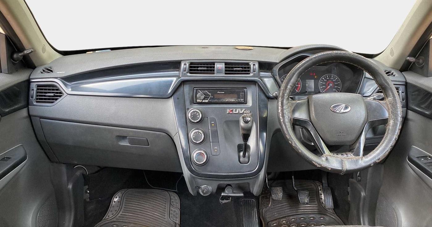 2017 Mahindra KUV 100 NXT K4+ P 6 STR, Petrol, Manual, 48,005 km, Dashboard