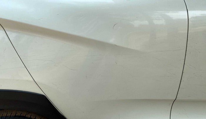 2017 Mahindra KUV 100 NXT K4+ P 6 STR, Petrol, Manual, 48,005 km, Right rear door - Minor scratches