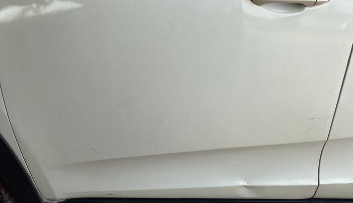 2017 Mahindra KUV 100 NXT K4+ P 6 STR, Petrol, Manual, 48,005 km, Front passenger door - Slightly dented