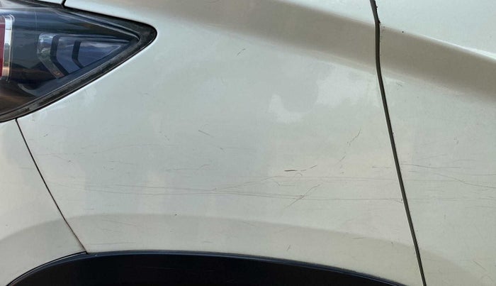 2017 Mahindra KUV 100 NXT K4+ P 6 STR, Petrol, Manual, 48,005 km, Right quarter panel - Minor scratches