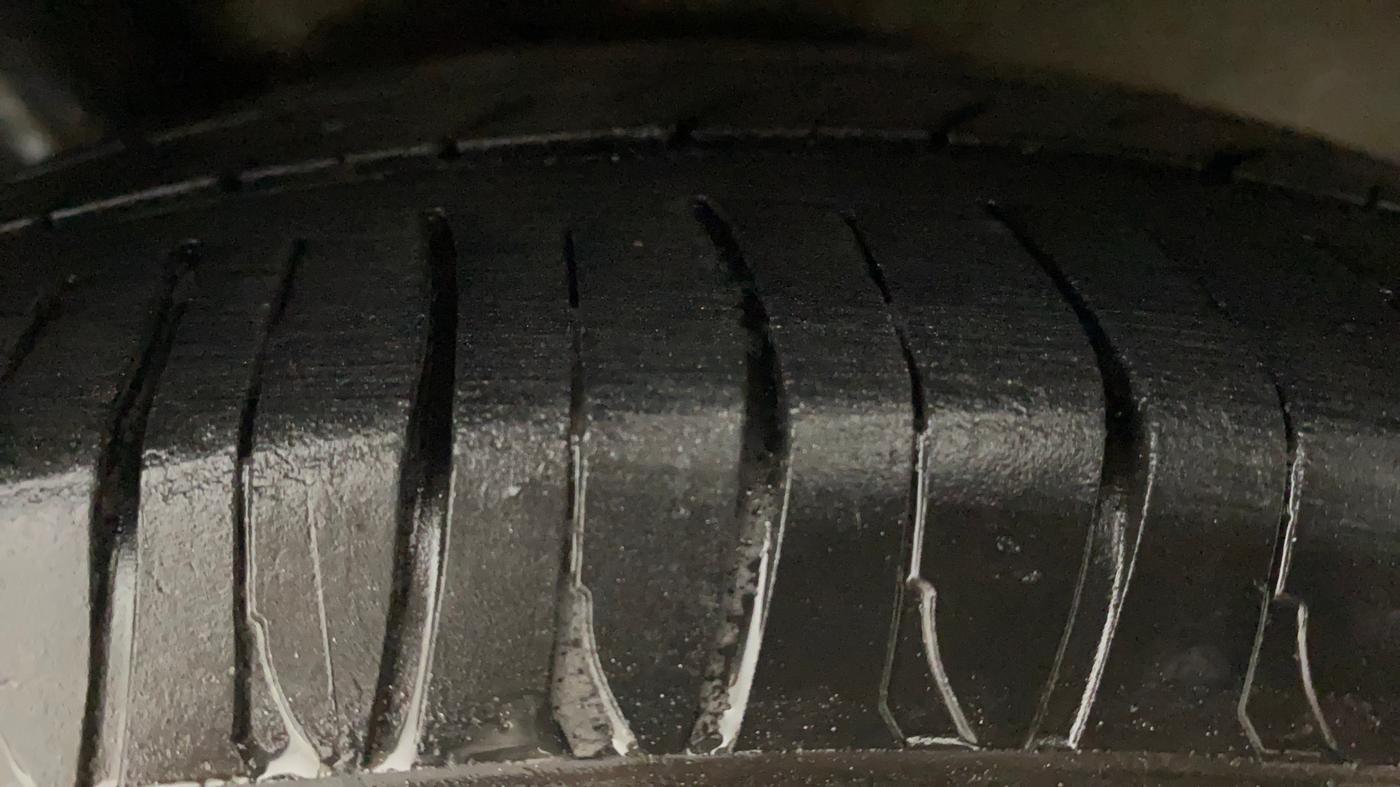 2014 Hyundai Xcent S 1.2, CNG, Manual, 98,970 km, Right Rear Tyre Tread