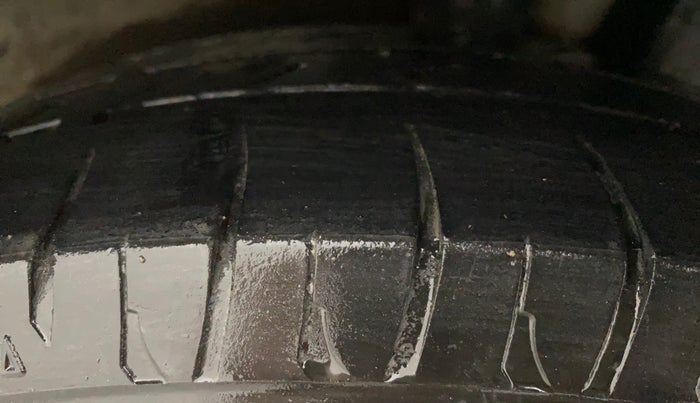 2014 Hyundai Xcent S 1.2, CNG, Manual, 98,970 km, Left Rear Tyre Tread