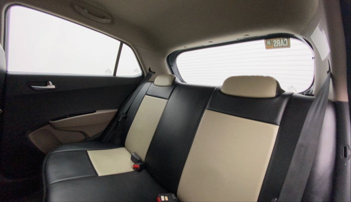 2017 Hyundai Grand i10 SPORTZ (O) AT 1.2 KAPPA VTVT, Petrol, Automatic, 97,032 km, Right Side Rear Door Cabin