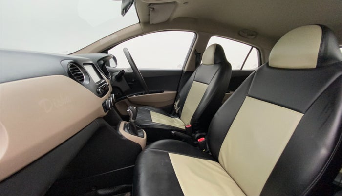2017 Hyundai Grand i10 SPORTZ (O) AT 1.2 KAPPA VTVT, Petrol, Automatic, 97,032 km, Right Side Front Door Cabin