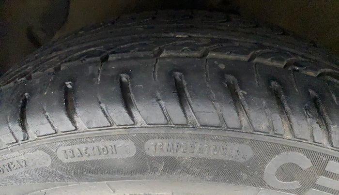 2017 Hyundai Grand i10 SPORTZ (O) AT 1.2 KAPPA VTVT, Petrol, Automatic, 97,032 km, Left Front Tyre Tread