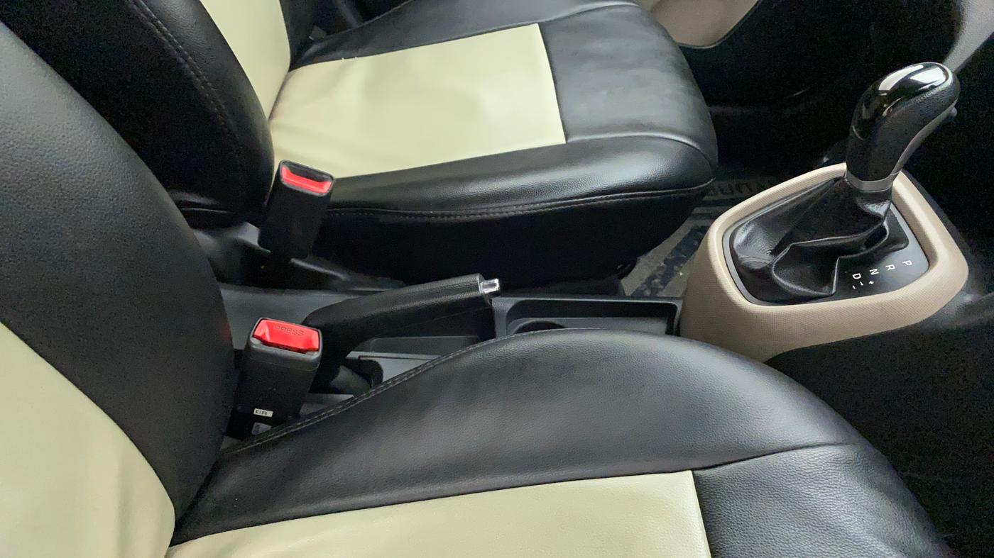 2017 Hyundai Grand i10 SPORTZ (O) AT 1.2 KAPPA VTVT, Petrol, Automatic, 97,032 km, Gear Lever