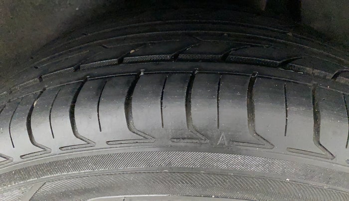 2017 Hyundai Creta SX PLUS 1.6 PETROL, Petrol, Manual, 73,300 km, Left Rear Tyre Tread