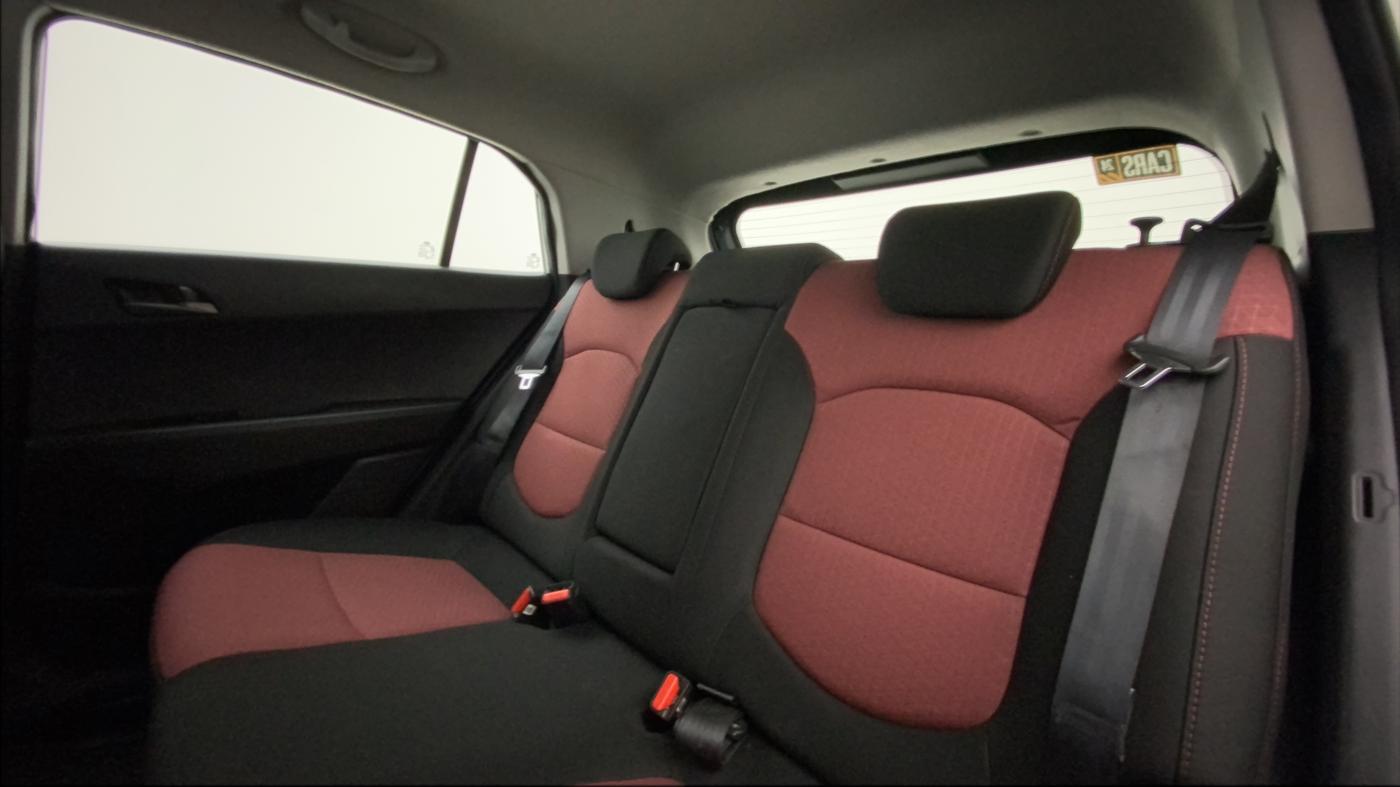 2017 Hyundai Creta SX PLUS 1.6 PETROL, Petrol, Manual, 73,300 km, Right Side Rear Door Cabin