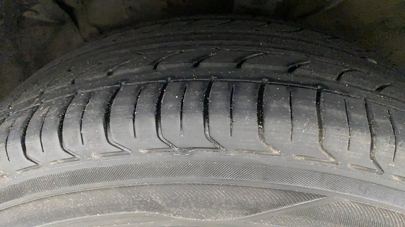 2017 Hyundai Creta SX PLUS 1.6 PETROL, Petrol, Manual, 73,300 km, Left Front Tyre Tread