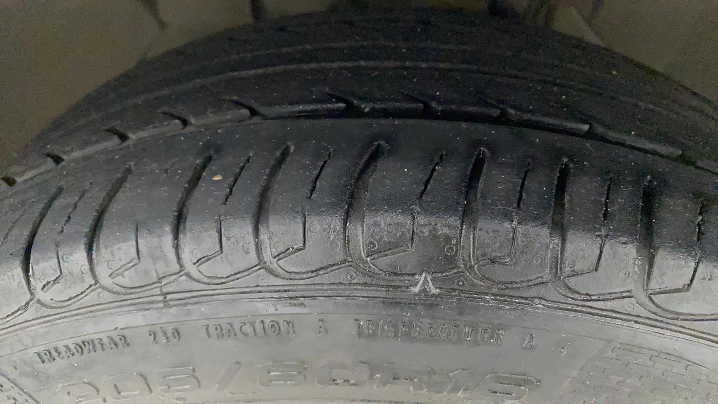 2020 Ford Ecosport TITANIUM + 1.5L PETROL AT, Petrol, Automatic, 31,546 km, Left Front Tyre Tread