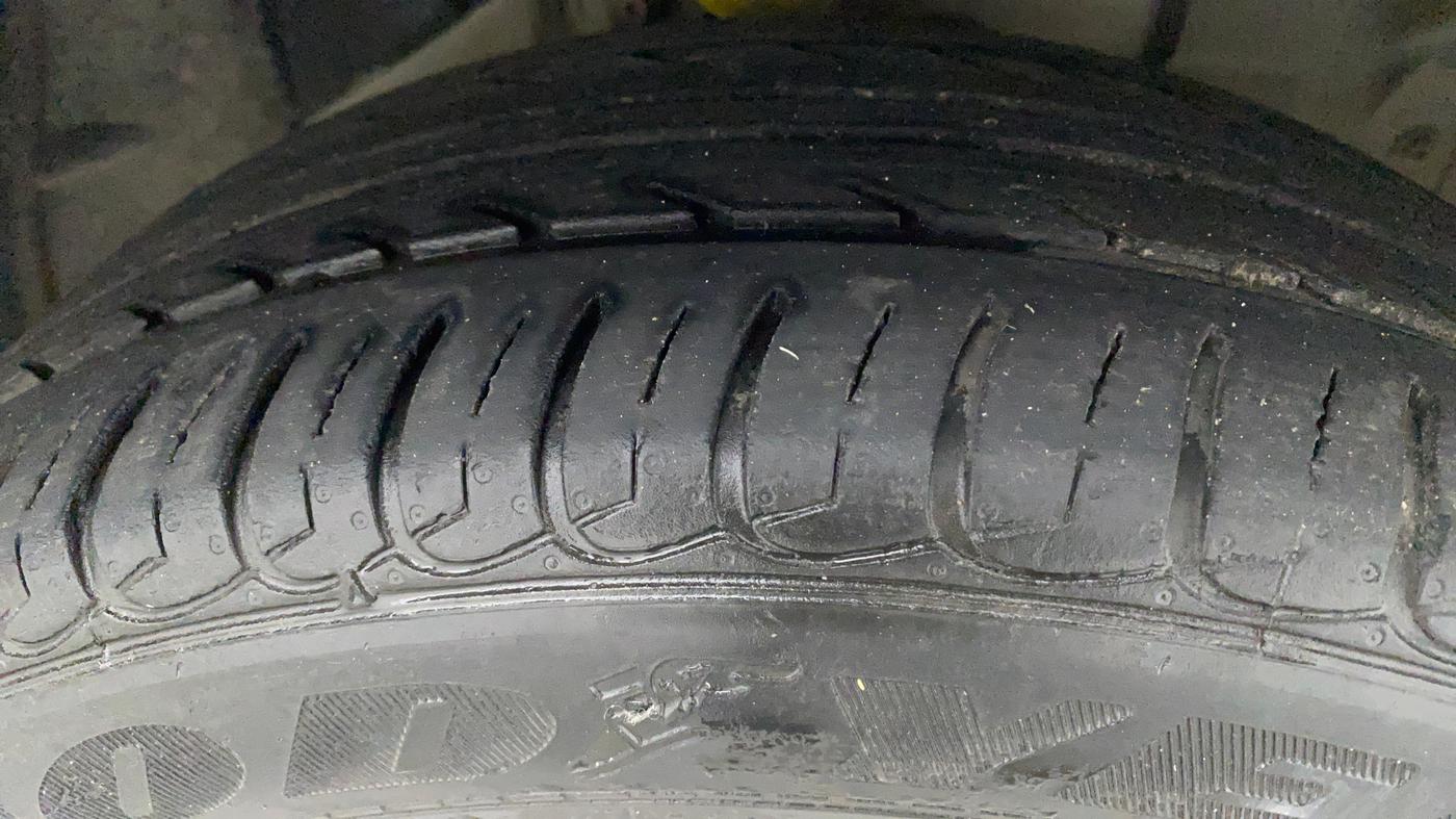 2020 Ford Ecosport TITANIUM + 1.5L PETROL AT, Petrol, Automatic, 31,546 km, Right Front Tyre Tread