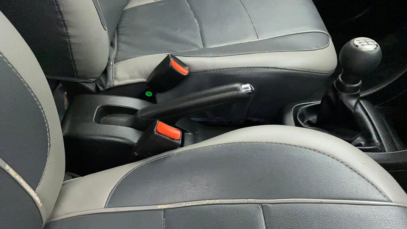 2017 Maruti Swift ZXI, Petrol, Manual, 85,495 km, Gear Lever
