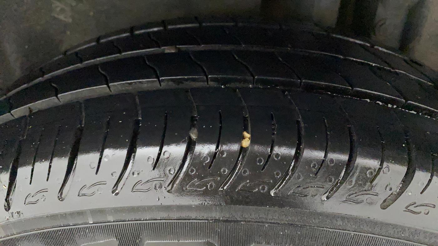 2017 Maruti Swift ZXI, Petrol, Manual, 85,495 km, Left Rear Tyre Tread