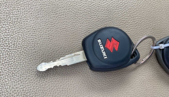2018 Maruti Dzire VXI AMT, Petrol, Automatic, 83,337 km, Key Close Up