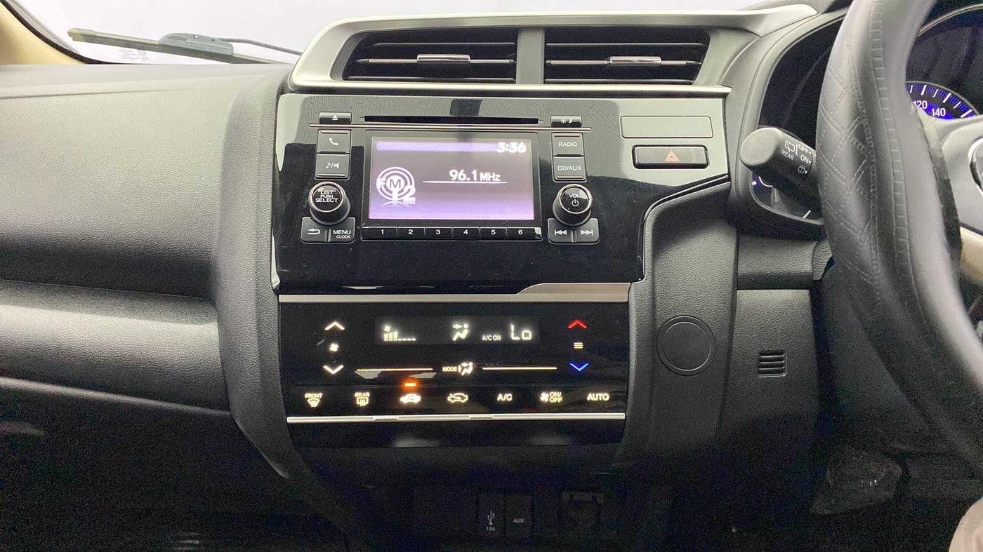 2021 Honda Jazz 1.2L I-VTEC V, Petrol, Manual, 31,364 km, Air Conditioner
