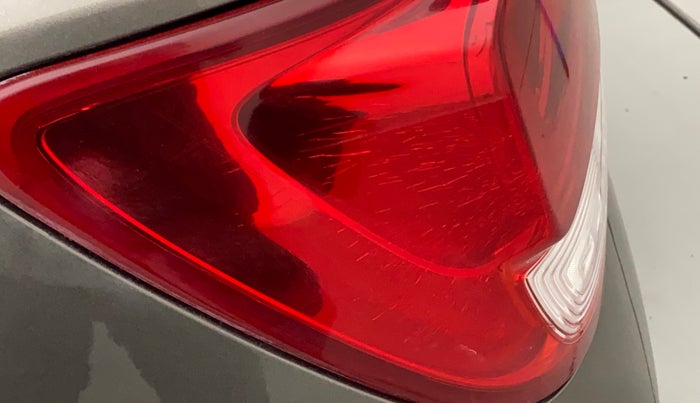 2017 Maruti Dzire VXI, Petrol, Manual, 99,781 km, Left tail light - Minor damage