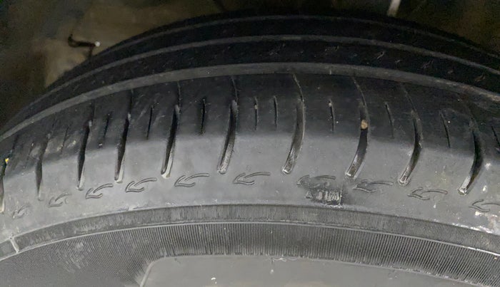 2017 Maruti Dzire VXI, Petrol, Manual, 99,781 km, Left Front Tyre Tread