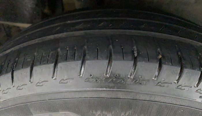 2017 Maruti Dzire VXI, Petrol, Manual, 99,781 km, Right Rear Tyre Tread