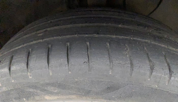 2017 Hyundai Elite i20 ASTA 1.2, Petrol, Manual, 43,276 km, Right Front Tyre Tread