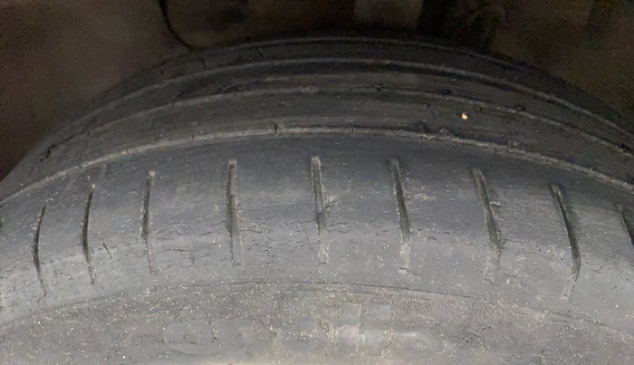2017 Hyundai Elite i20 ASTA 1.2, Petrol, Manual, 43,276 km, Left Front Tyre Tread