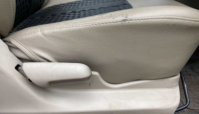 2018 Maruti Celerio ZXI, Petrol, Manual, 34,214 km, Driver Side Adjustment Panel