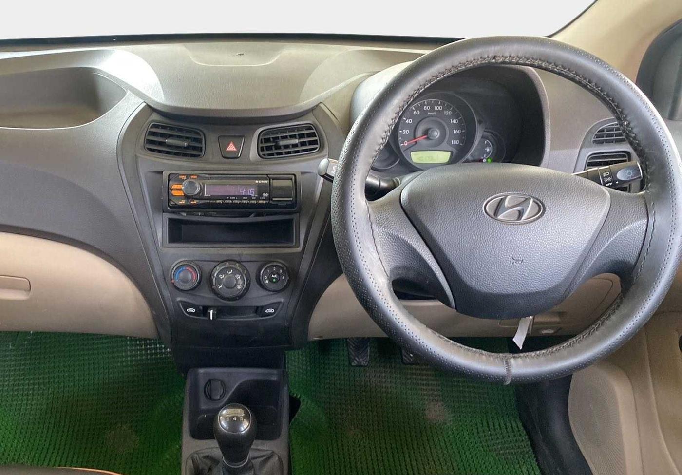 2013 Hyundai Eon D-LITE, Petrol, Manual, 40,144 km, Steering Wheel Close Up