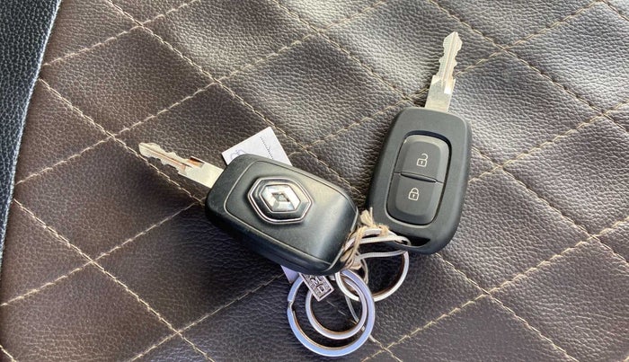 2018 Renault Duster RXS PETROL, Petrol, Manual, 41,386 km, Key Close Up