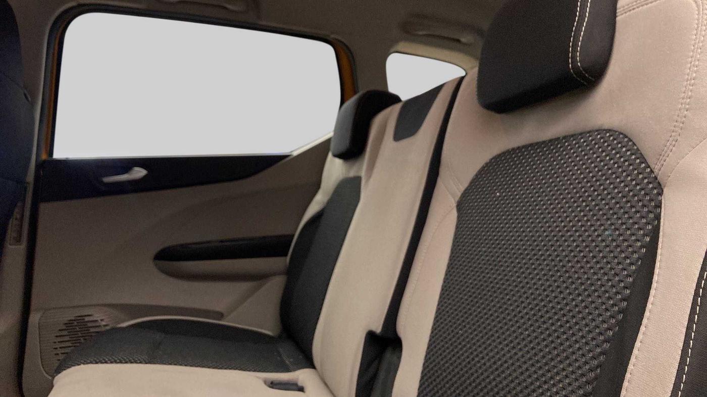 2019 Renault TRIBER RXZ, Petrol, Manual, 61,457 km, Right Side Rear Door Cabin