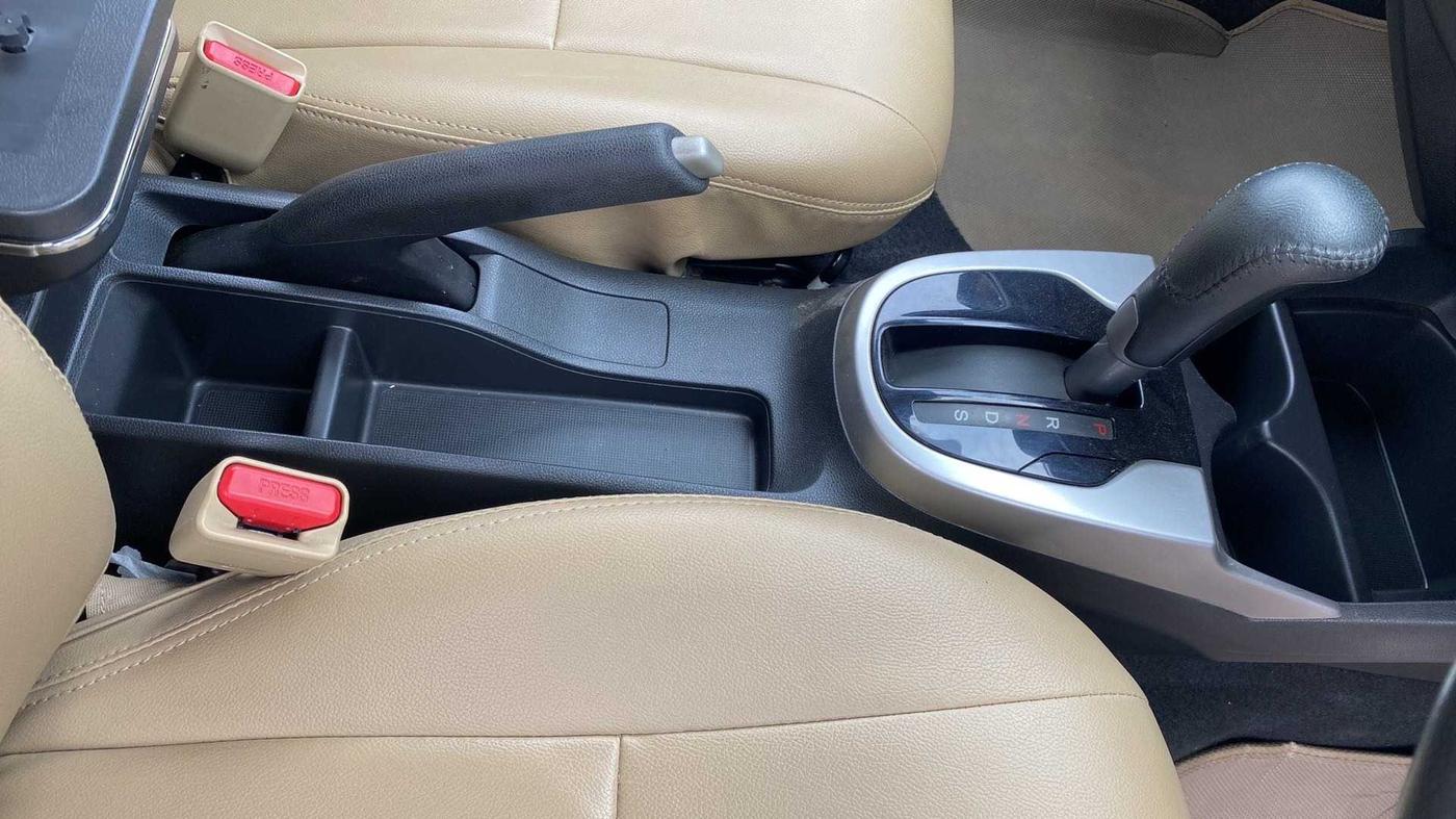 2015 Honda Jazz 1.2L I-VTEC V AT, Petrol, Automatic, 23,660 km, Gear Lever