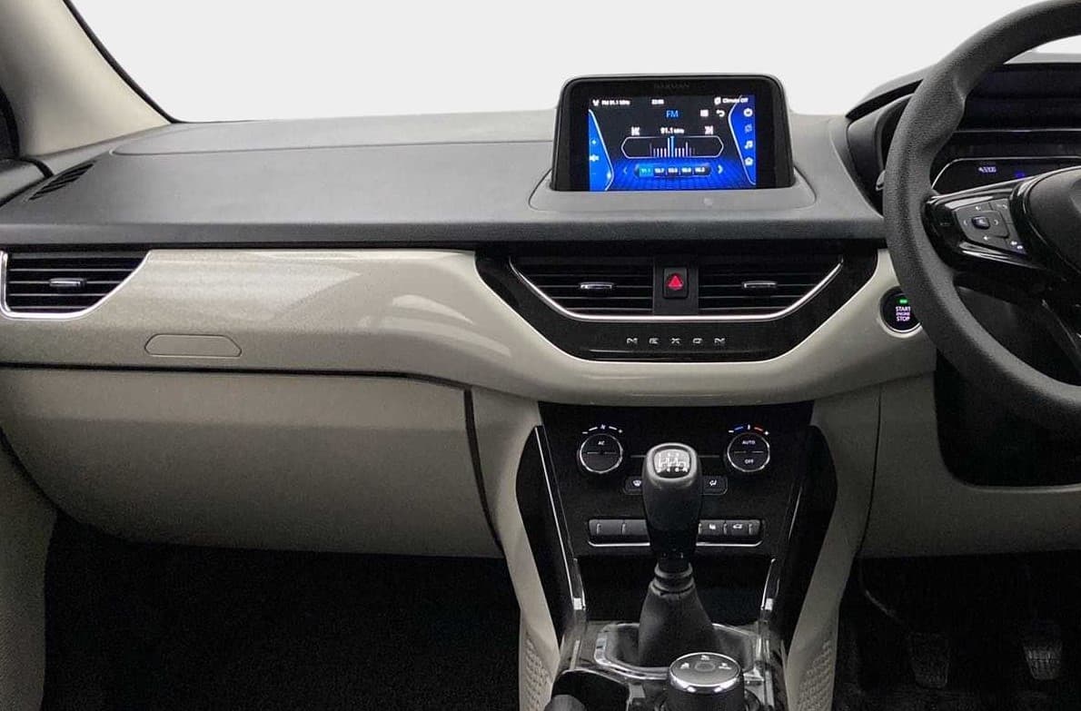 2022 Tata NEXON XZ PLUS PETROL, Petrol, Manual, 35,542 km, Air Conditioner