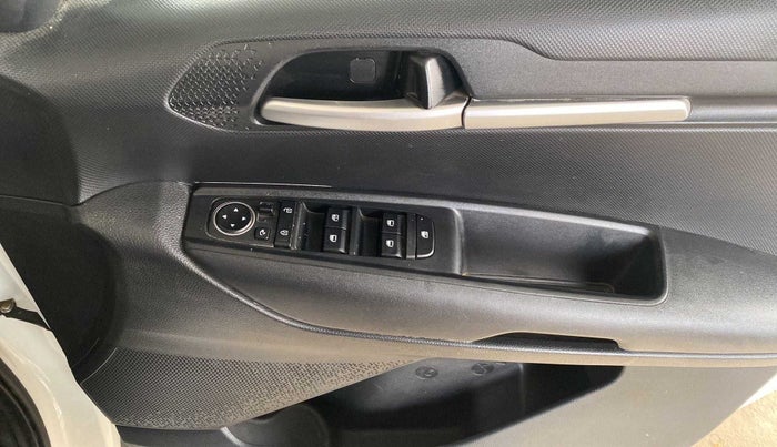 2022 KIA SONET HTK PLUS 1.5, Diesel, Manual, 14,505 km, Driver Side Door Panels Control