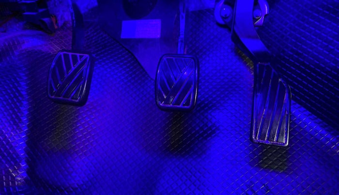 2015 Maruti Swift ZDI, Diesel, Manual, 90,510 km, Pedals