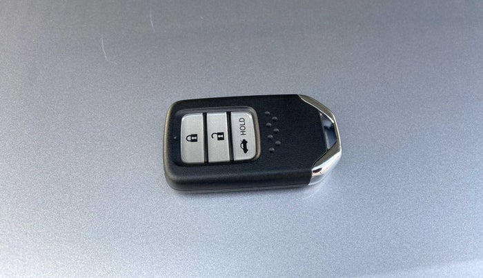 2021 Honda Amaze 1.2L I-VTEC VX CVT, Petrol, Automatic, 13,500 km, Key Close Up