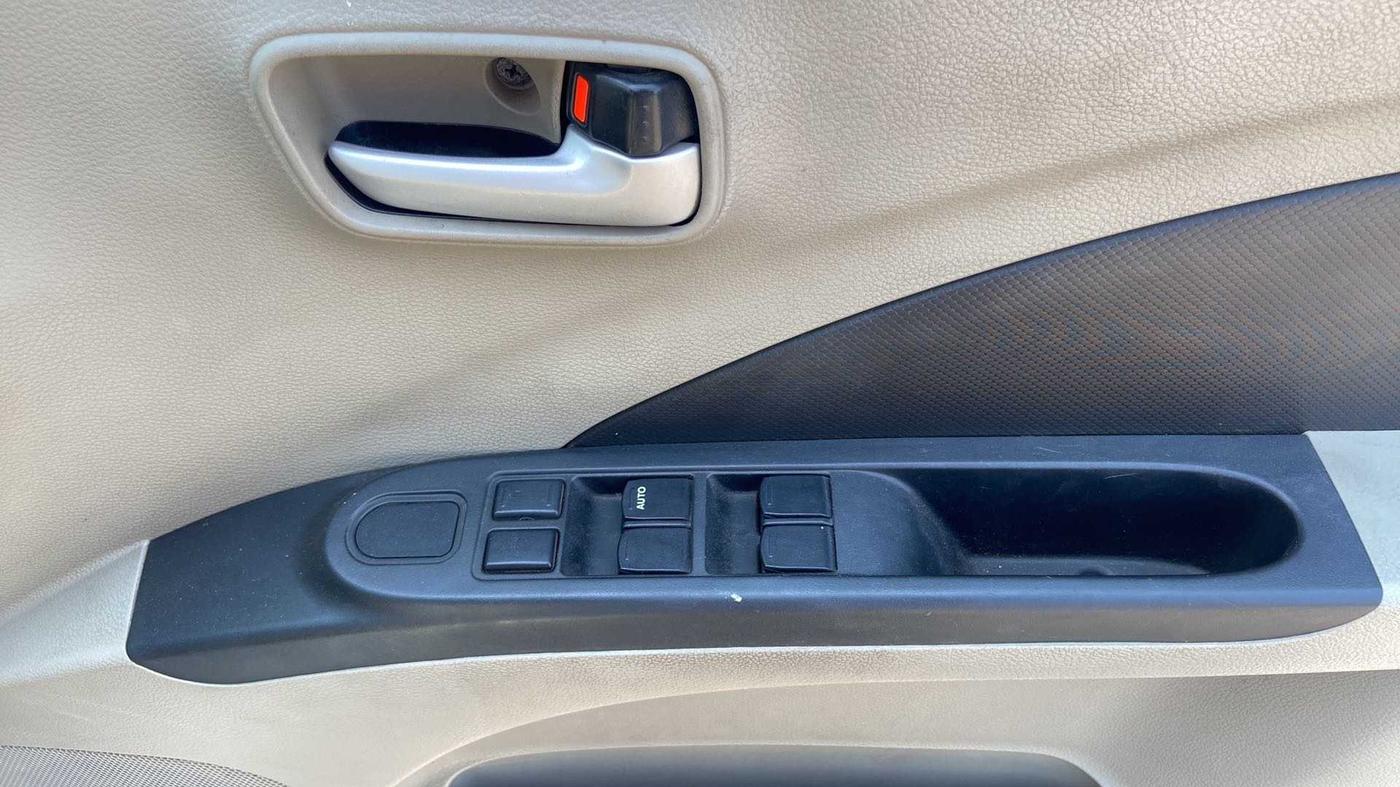 2015 Maruti Celerio VXI AMT, Petrol, Automatic, 38,781 km, Driver Side Door Panels Control