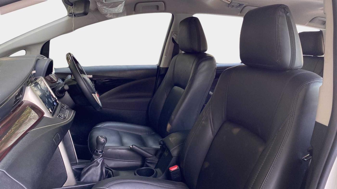 2022 Toyota Innova Crysta 2.4 VX 8 STR, Diesel, Manual, 13,837 km, Right Side Front Door Cabin