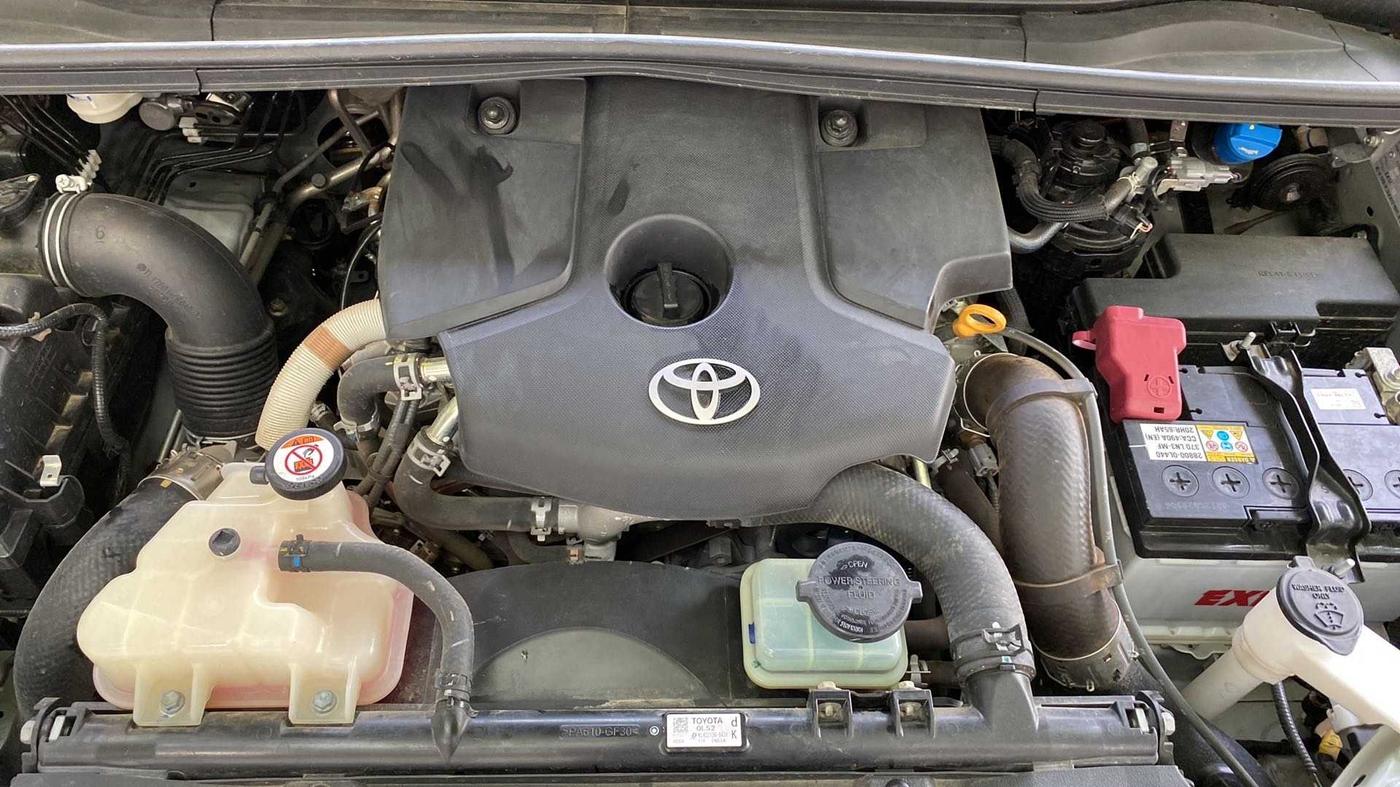 2022 Toyota Innova Crysta 2.4 VX 8 STR, Diesel, Manual, 13,837 km, Open Bonet