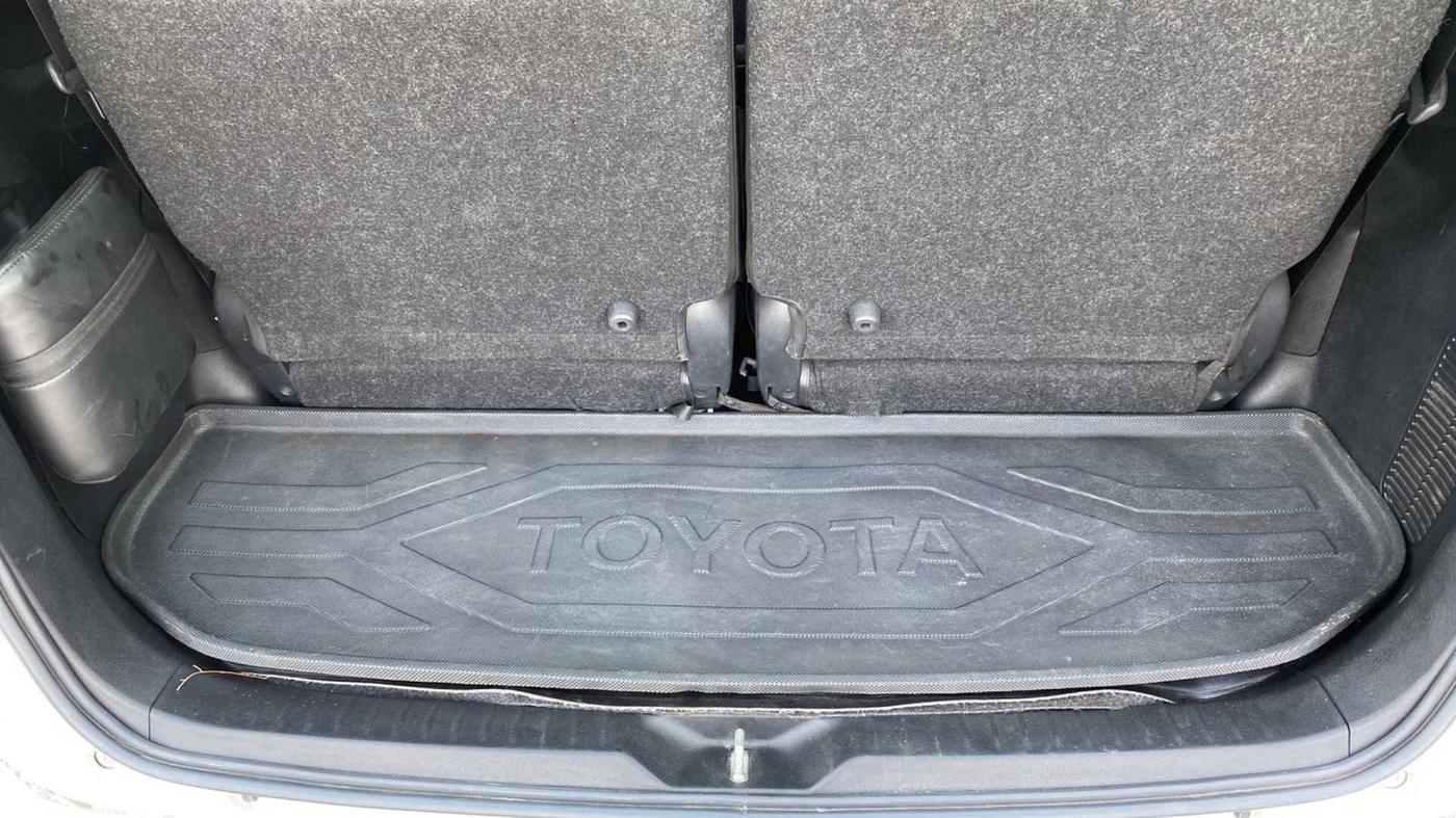 2022 Toyota Innova Crysta 2.4 VX 8 STR, Diesel, Manual, 13,837 km, Boot Inside