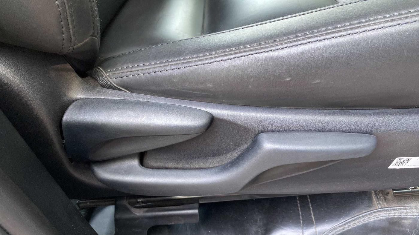 2022 Toyota Innova Crysta 2.4 VX 8 STR, Diesel, Manual, 13,837 km, Driver Side Adjustment Panel