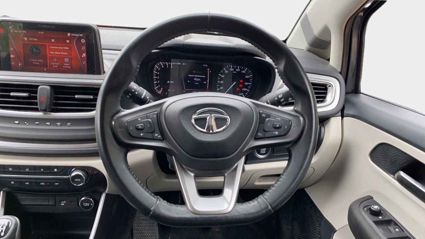 2022 Tata ALTROZ XZ PLUS PETROL, Petrol, Manual, 19,179 km, Steering Wheel Close Up